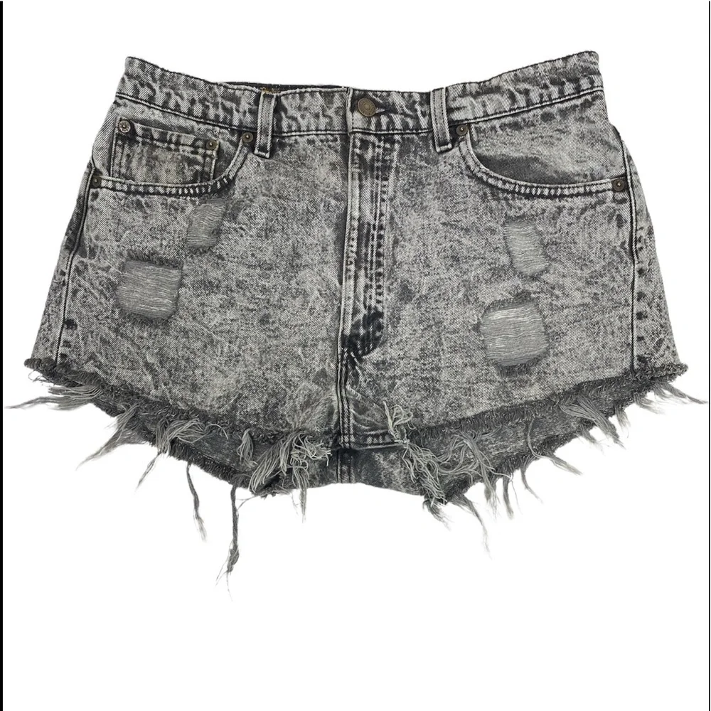 Levi's Shorts Cut Offs High Rise Black Acid Wash Distressed Raw Hem - Picture 10 of 10